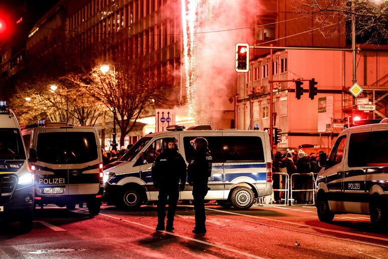 Cinque morti in Germania per i botti di Capodanno