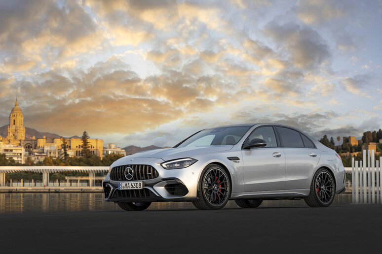 Mercedes-AMG C 63 S E Performance cambia le regole del gioco -     RIPRODUZIONE RISERVATA