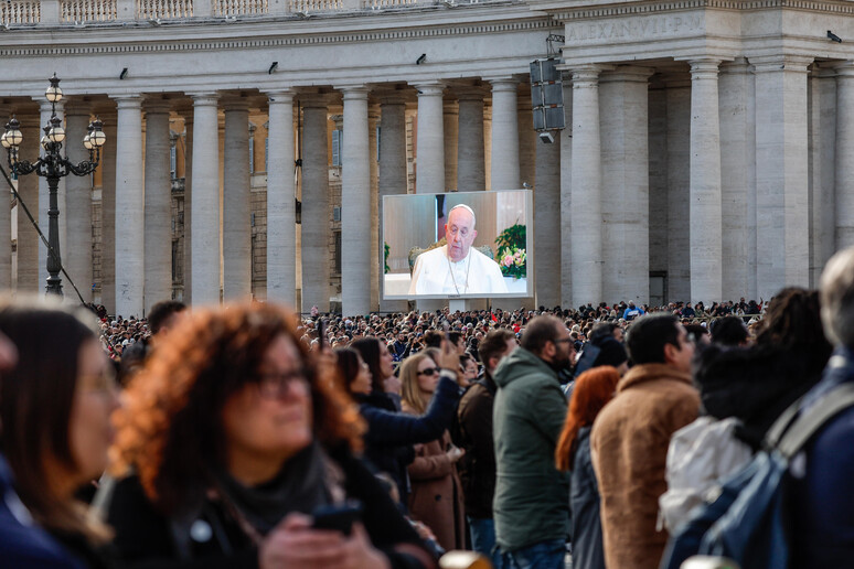 Il papa è influenzato, annulla le udienze di oggi -     RIPRODUZIONE RISERVATA