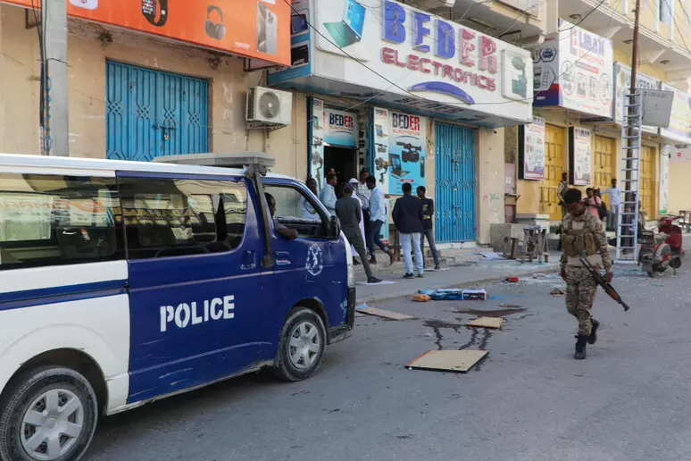 Mogadiscio, esplosione in un caffè dove guardavano finale Euro