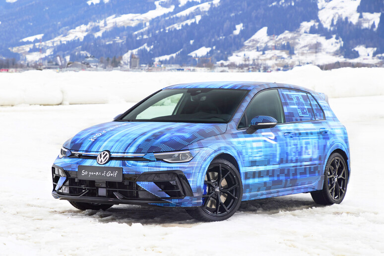 Volkswagen Golf R anteprima alla celebre Ice Race in Austria -     RIPRODUZIONE RISERVATA