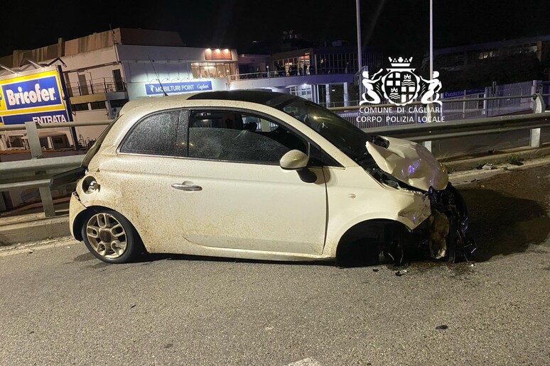 c5c8321e8ef0d145de5c2399c60fc45b Auto contro guardrail a Cagliari, grave una 23enne