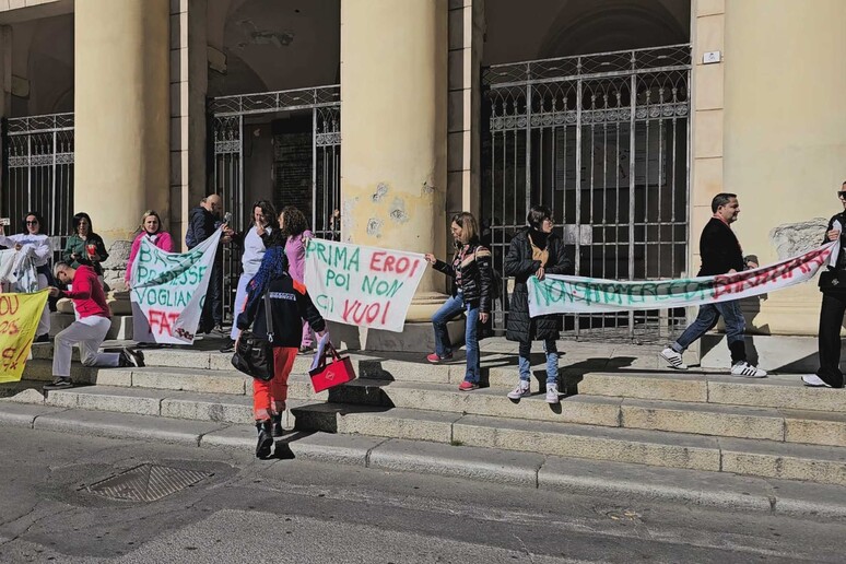 1e5a9ffd31a90d712f4e68646a04926c Oss precari in corteo a Cagliari, 'basta promesse'