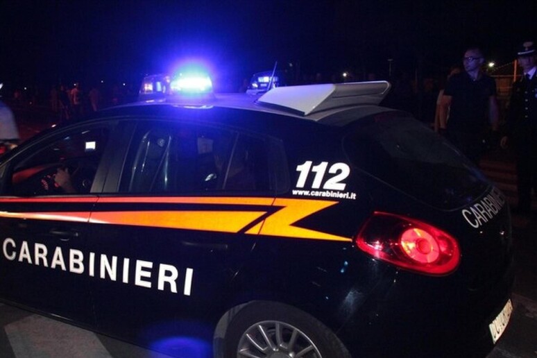 Spari In Piazza A Napoli Intervengono I Carabinieri Notizie Ansa It