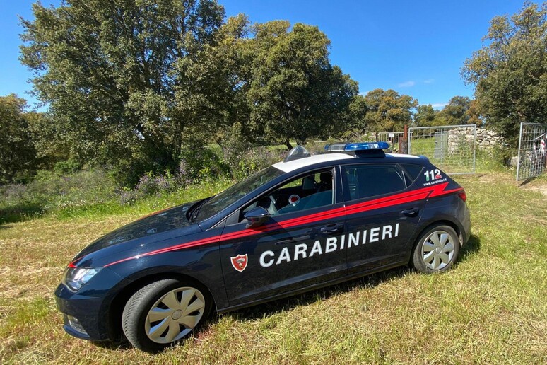 9fd4ed642b84e501b6ba72979141696d Incendiata l'auto di un sindaco nel Sassarese