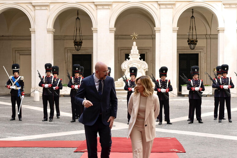 A breve bilaterale tra Giorgia Meloni e Charles Michel © ANSA/EPA