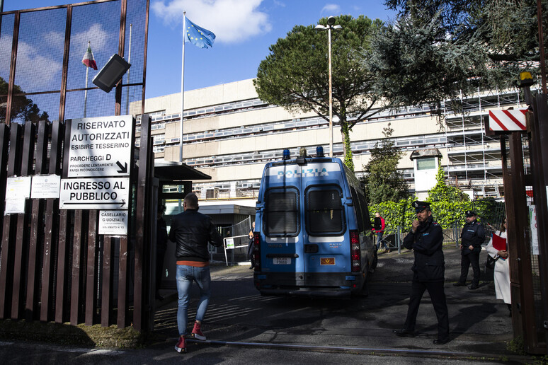 L 'ingresso del Tribunale di piazzale Clodio. Immagine d 'archivio - RIPRODUZIONE RISERVATA