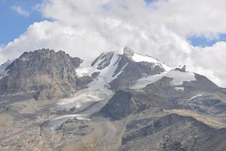 Il massiccio del Gran Paradiso - RIPRODUZIONE RISERVATA