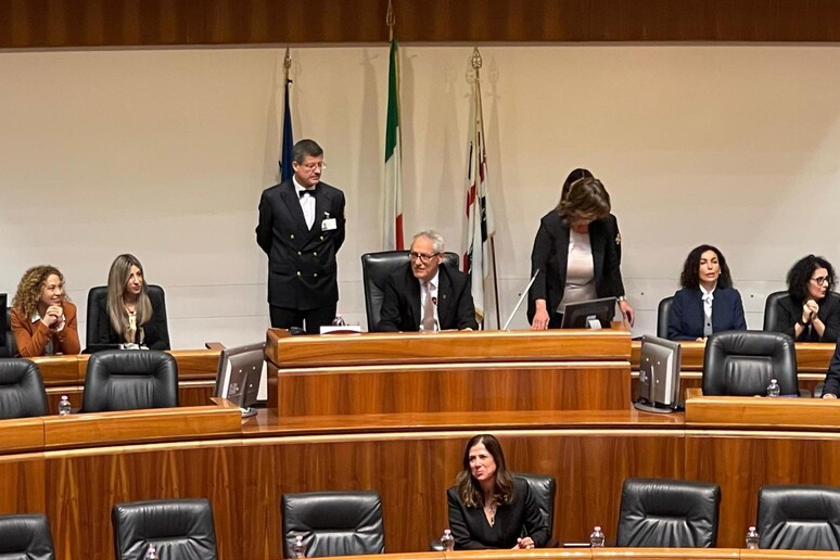 3dc85c8851ee7085d80e6d03e3931356 Presidente provvisorio dell'Aula, 'aprire palazzo a cittadini'