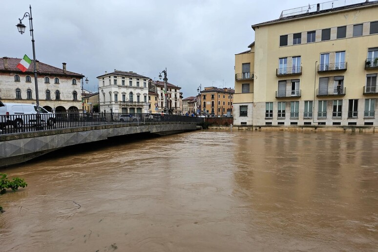 Maltempo, a Vicenza il Bacchiglione supera il livello di guardia