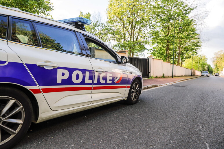 Polizia francese © ANSA/EPA