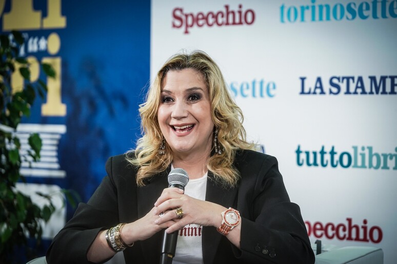 La conduttrice Serena Bortone al salone del libro di Torino - RIPRODUZIONE RISERVATA