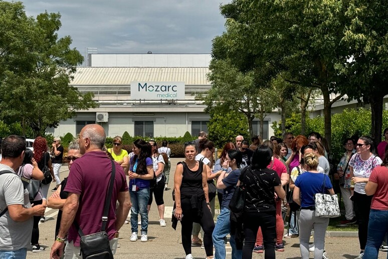 ++ Stop produzione a Mozarc-Bellco, 350 lavoratori a rischio ++ - RIPRODUZIONE RISERVATA