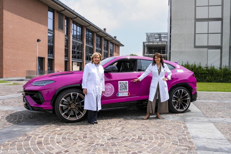 IEO-Monzino alla 1000 Miglia Charity con Lamborghini Urus S - RIPRODUZIONE RISERVATA