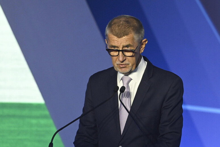 L 'ex premier ceco annuncia il ritiro di Ano da Renew © ANSA/EPA