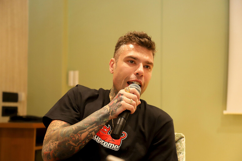 Fedez,  'utilizzare risorse Pnrr per ex Ilva, priorità salute ' - RIPRODUZIONE RISERVATA