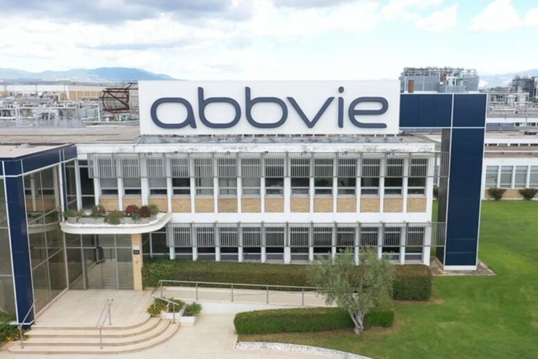 Lo stabilimento di AbbVie Italia di Campoverde di Aprilia, in provincia di Latina - RIPRODUZIONE RISERVATA