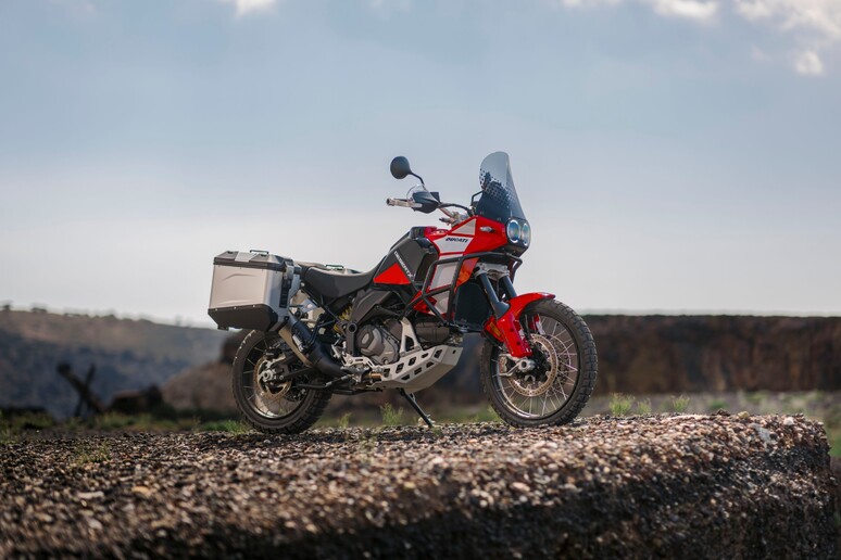 Ducati DesertX Discovery nasce pronta all 'avventura - RIPRODUZIONE RISERVATA
