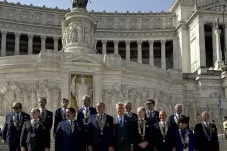 L 'omaggio dei Governatori del Rotary all 'Altare della Patria - RIPRODUZIONE RISERVATA