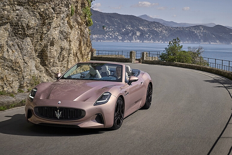 GranCabrio Folgore, evoluzione elettrica con il Dna Maserati - RIPRODUZIONE RISERVATA