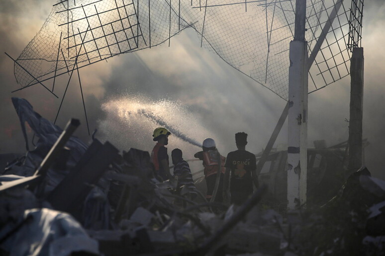 Raid israeliani su Gaza © ANSA/EPA