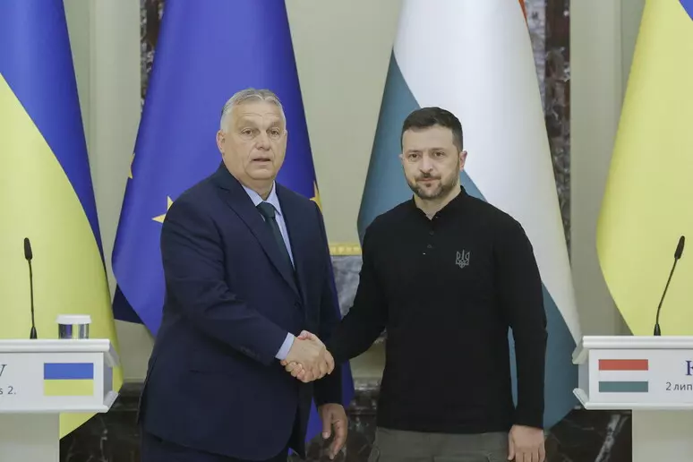 Zelensky: 'Ho chiesto a Orban di unirsi ai nostri sforzi di pace'