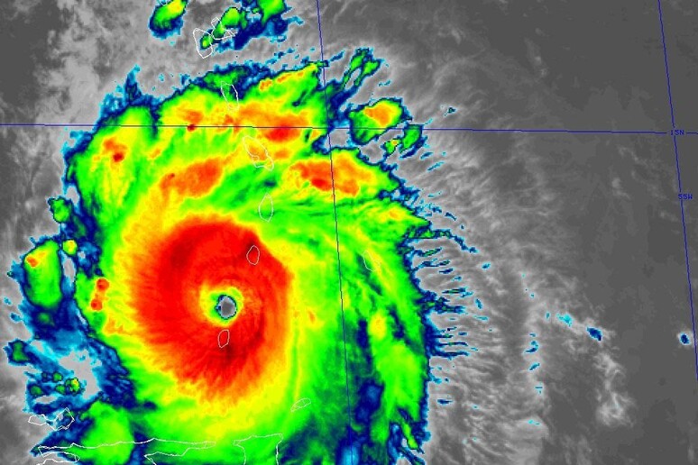 I satelliti stanno tenendo d’occhio l’uragano Beryl (fonte: National Hurricane Center via X) - RIPRODUZIONE RISERVATA