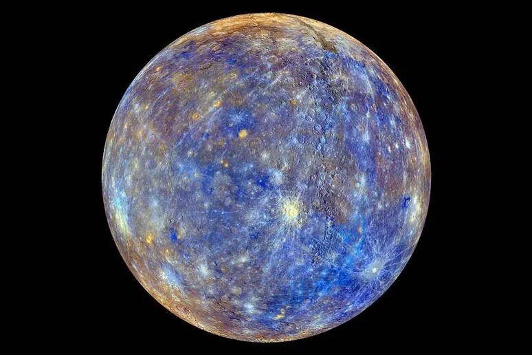 Un’immagine colorata di Mercurio ottenuta grazie ai dati della sonda Messenger (fonte: NASA/Johns Hopkins University Applied Physics Laboratory/Carnegie Institution of Washington) - RIPRODUZIONE RISERVATA