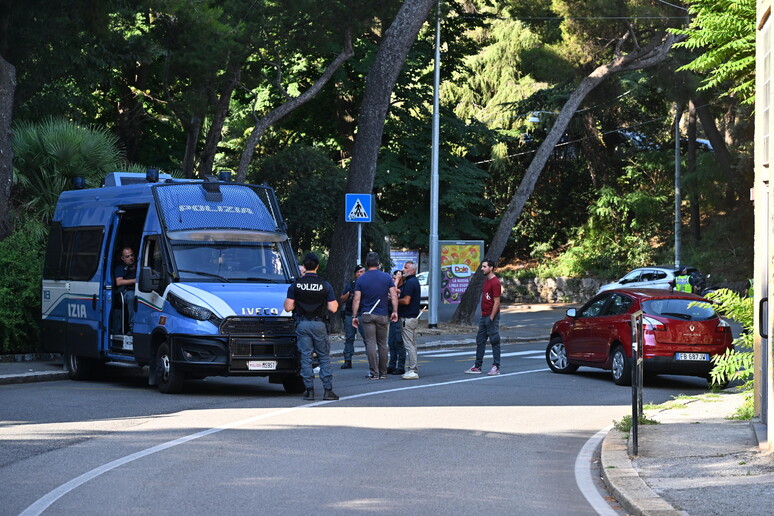 Genova, sgombero al centro sociale Buridda - RIPRODUZIONE RISERVATA