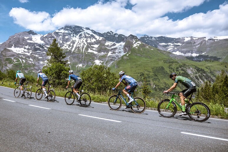 Tragedia al Giro d 'Austria, morto il norvegese Drege © ANSA/AFP