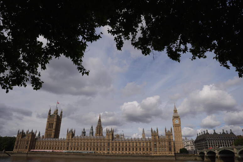 Veduta del Palazzo di Westminster a Londra (foto d 'archivio) - RIPRODUZIONE RISERVATA