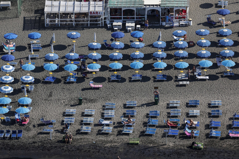 Stabilimento balneare - RIPRODUZIONE RISERVATA