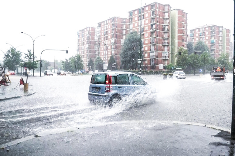 - RIPRODUZIONE RISERVATA