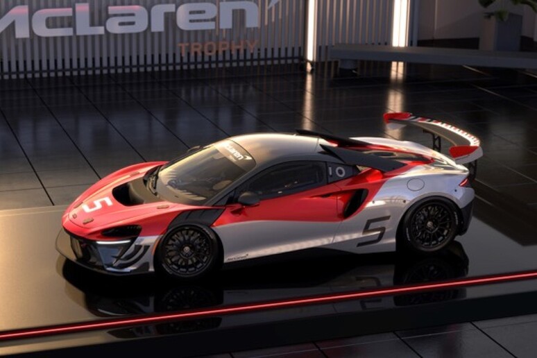 McLaren Artura Trophy EVO alza il livello delle prestazioni - RIPRODUZIONE RISERVATA