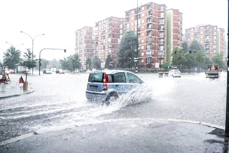 Maltempo a Torino - RIPRODUZIONE RISERVATA