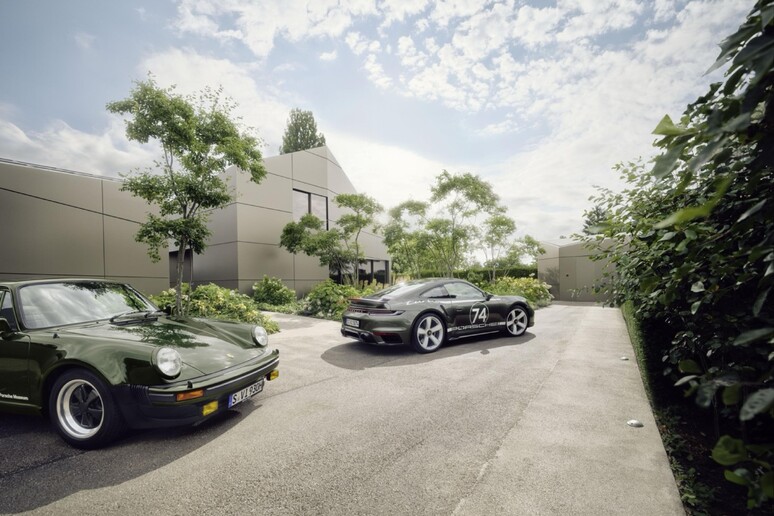 Nuova Porsche 911 Turbo 50 Anni - RIPRODUZIONE RISERVATA