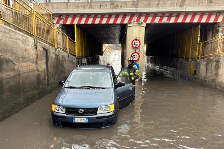 - RIPRODUZIONE RISERVATA