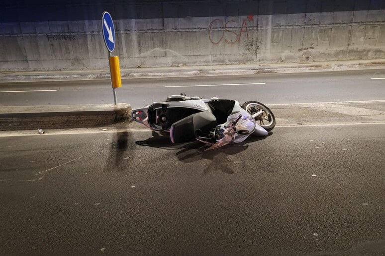 Incidente sottopasso Caricamento a Genova - RIPRODUZIONE RISERVATA