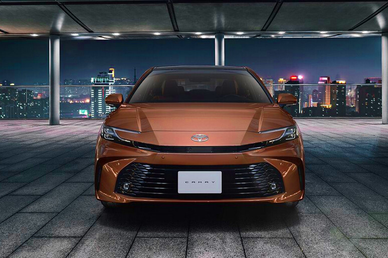 Toyota Camry 2025, sarà soltanto a benzina in molti mercati - RIPRODUZIONE RISERVATA