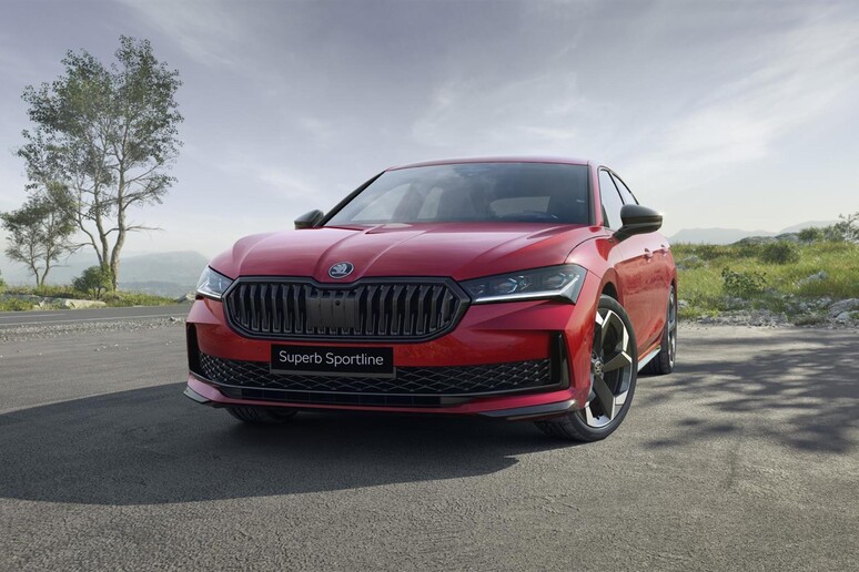 Škoda Superb Sportline mette il pepe alla nuova generazione - RIPRODUZIONE RISERVATA