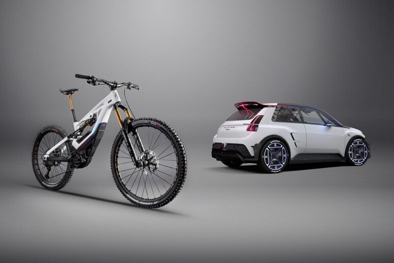 Alpine e Lapierre, una mountain bike ispirata alla showcar A290 - RIPRODUZIONE RISERVATA