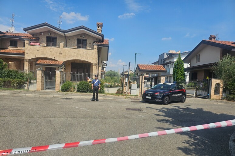 Strage in famiglia nel milanese. Morti padre, madre e figlio - RIPRODUZIONE RISERVATA