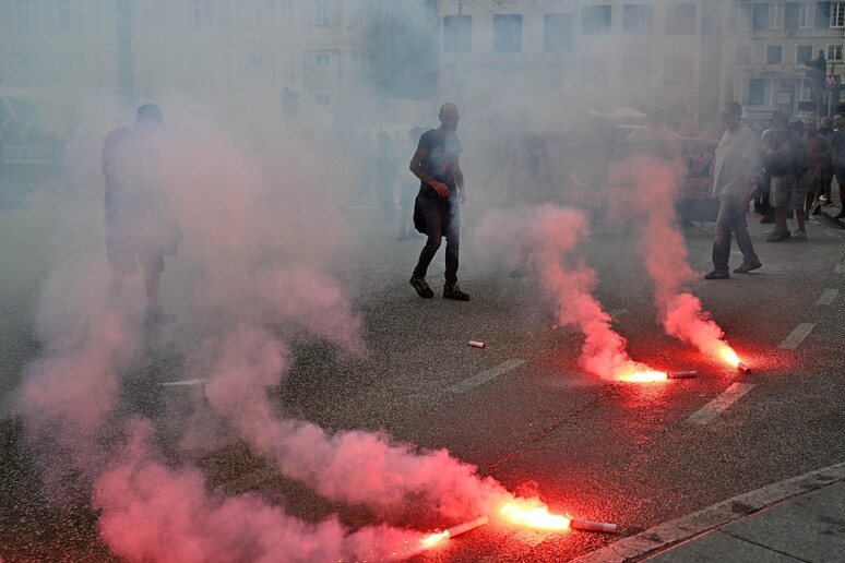 Scontri con polizia per FN, 10 antifascisti denunciati a Genova