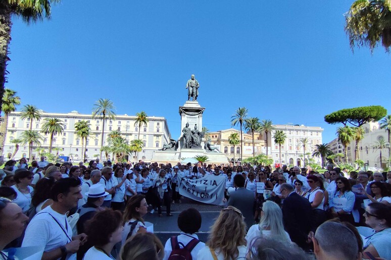 - RIPRODUZIONE RISERVATA