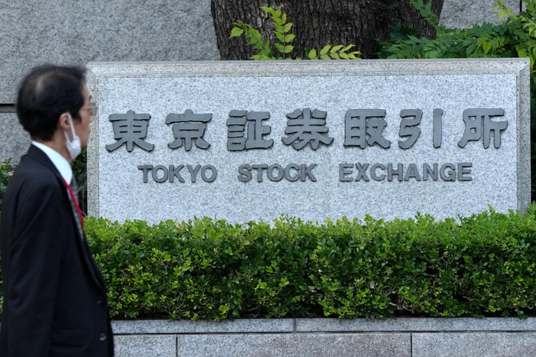 Borsa: Tokyo, apertura in lieve ribasso (-0,17%)