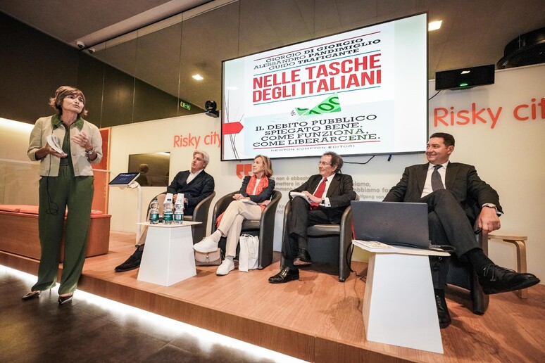 Debito pubblico, presentato a Torino il libro per 'liberarcene'