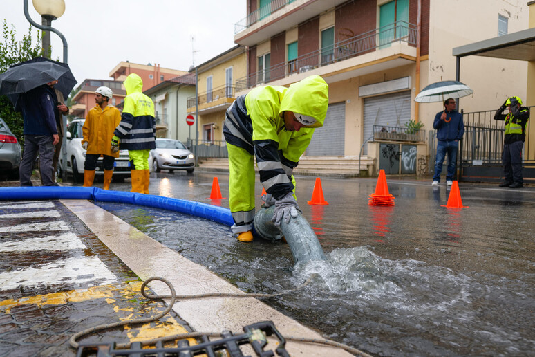 - RIPRODUZIONE RISERVATA