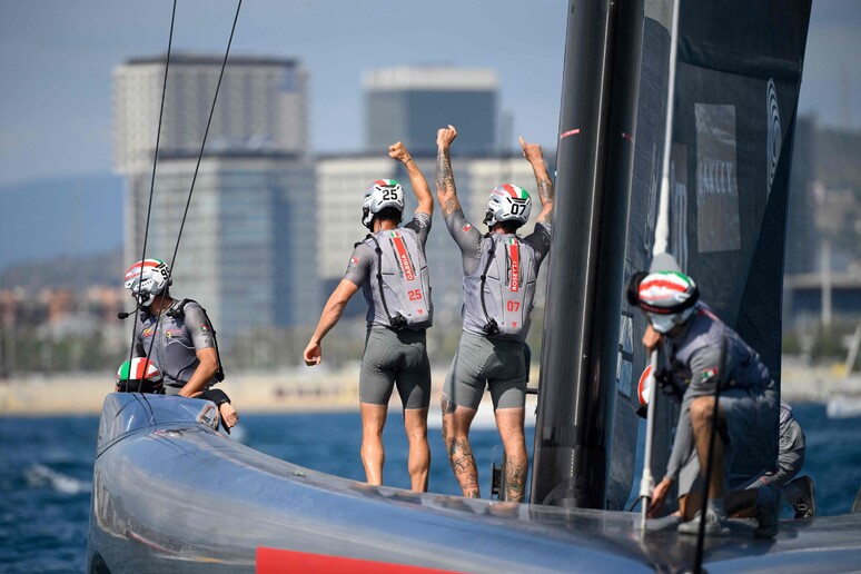 &gt;&gt;ANSA/E Luna Rossa va, è in finale alla Louis Vuitton Cup © ANSA/AFP