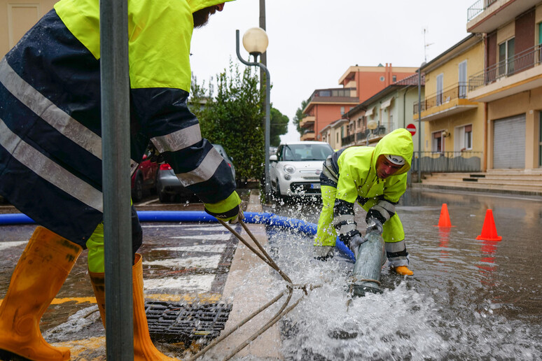 - RIPRODUZIONE RISERVATA