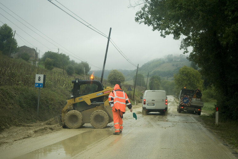 - RIPRODUZIONE RISERVATA